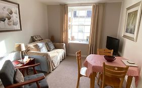 Cosy Central Apartment In Historic Dunkeld